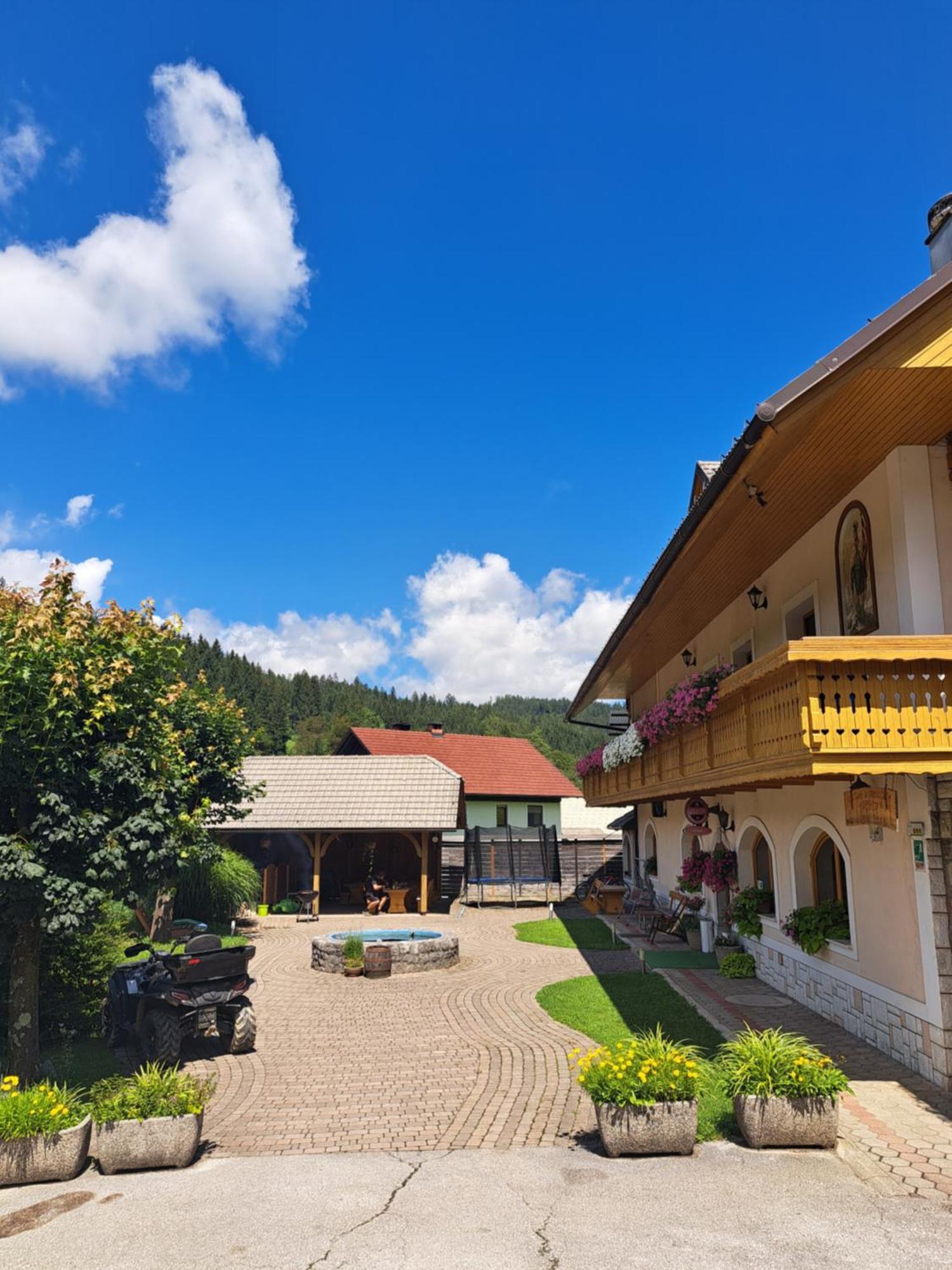 Guest House Kveder Skofja Loka Luaran gambar